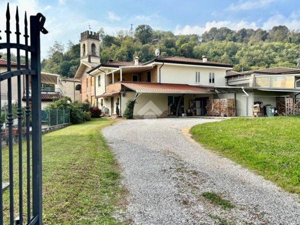 casa indipendente in vendita a Cervarese Santa Croce in zona Fossona