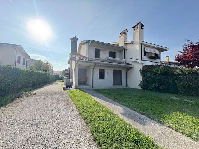 casa indipendente in vendita a Cervarese Santa Croce in zona Fossona