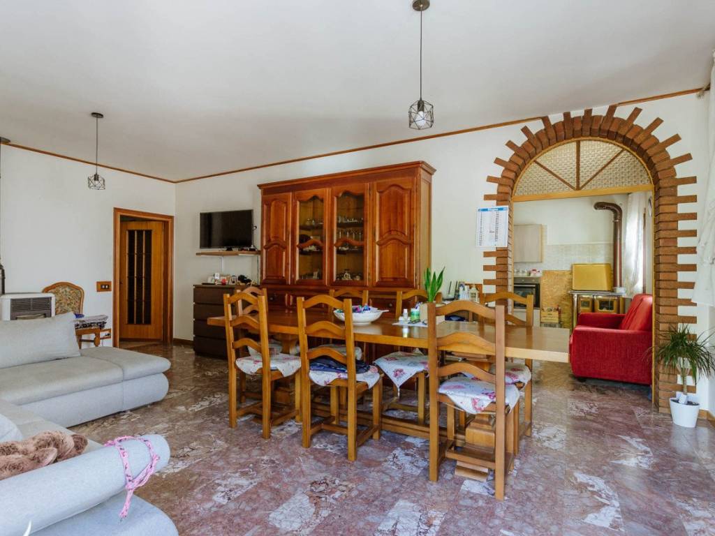 casa indipendente in vendita a Cinto Euganeo in zona Valnogaredo
