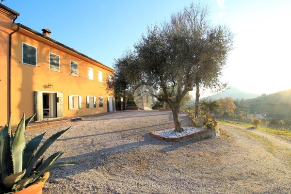 casa indipendente in vendita a Cinto Euganeo in zona Valnogaredo