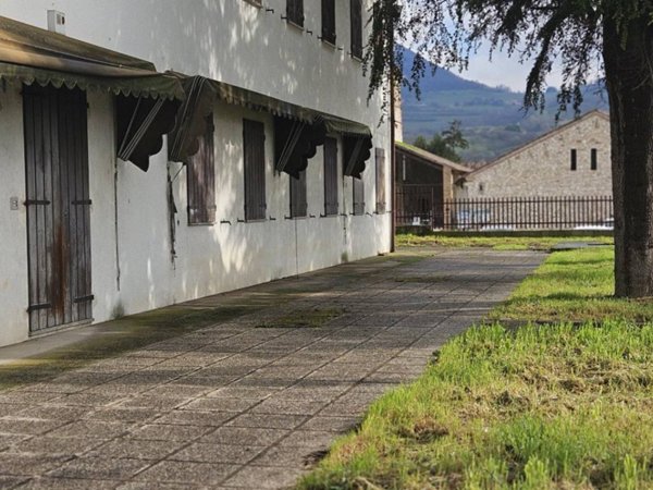 casa indipendente in vendita a Cinto Euganeo in zona Fontanafredda