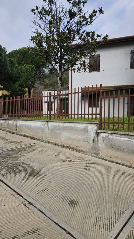 locale di sgombero in vendita a Cinto Euganeo