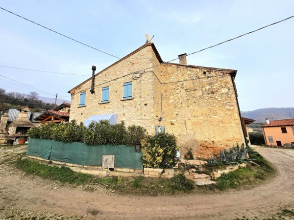 casa semindipendente in vendita a Cinto Euganeo in zona Faedo