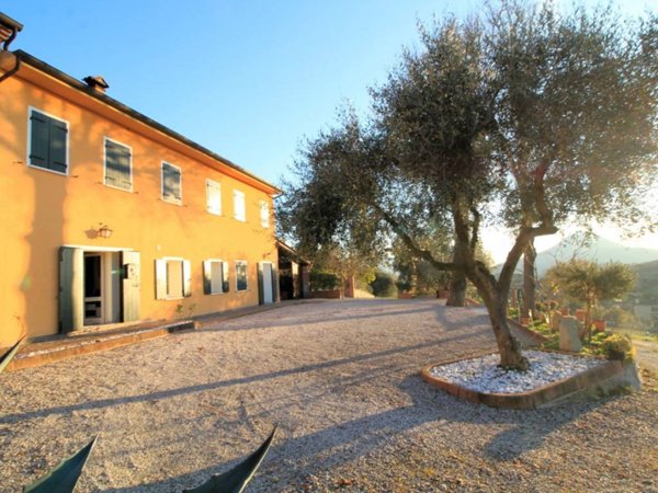 casa indipendente in vendita a Cinto Euganeo in zona Valnogaredo