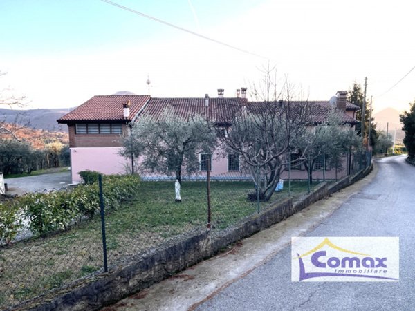 casa indipendente in vendita a Cinto Euganeo in zona Valnogaredo