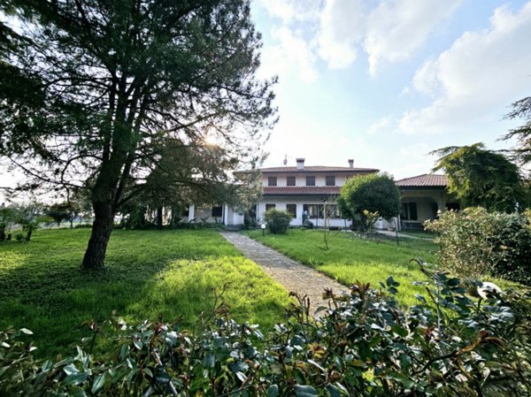 casa indipendente in vendita a Cinto Euganeo in zona Fontanafredda