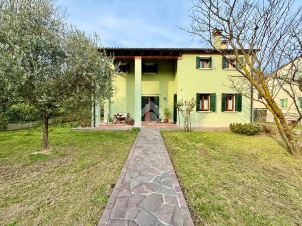 casa indipendente in vendita a Cinto Euganeo in zona Valnogaredo