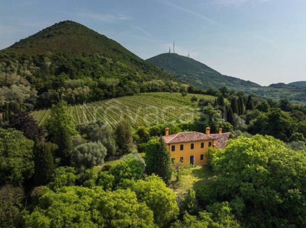 casa indipendente in vendita a Cinto Euganeo in zona Valnogaredo