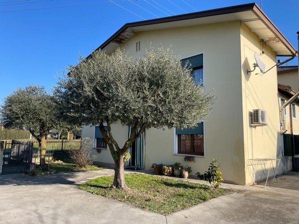 casa indipendente in vendita a Cittadella