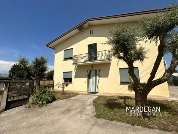 casa indipendente in vendita a Cittadella