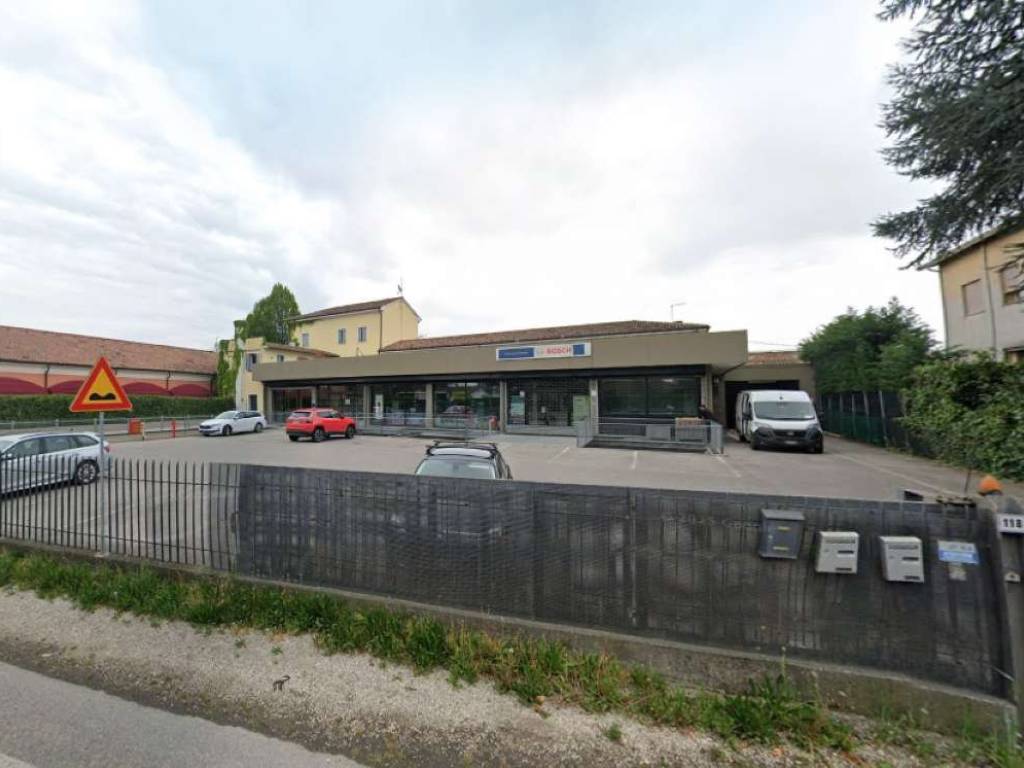 locale commerciale in vendita a Cittadella