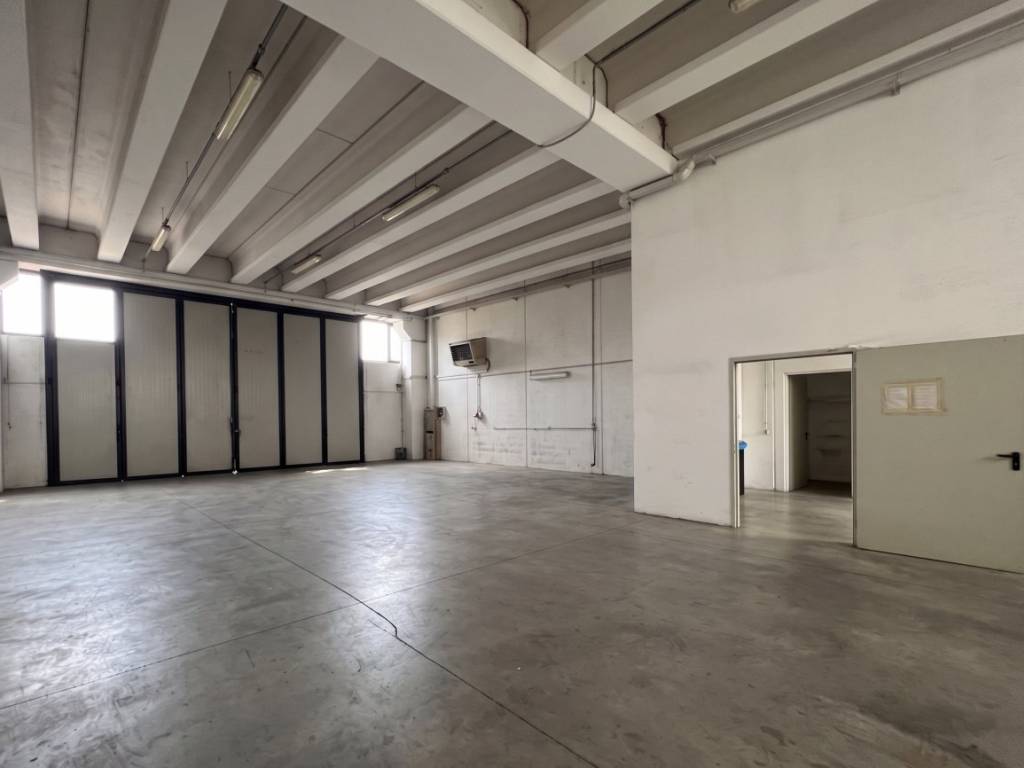 locale commerciale in vendita a Cittadella