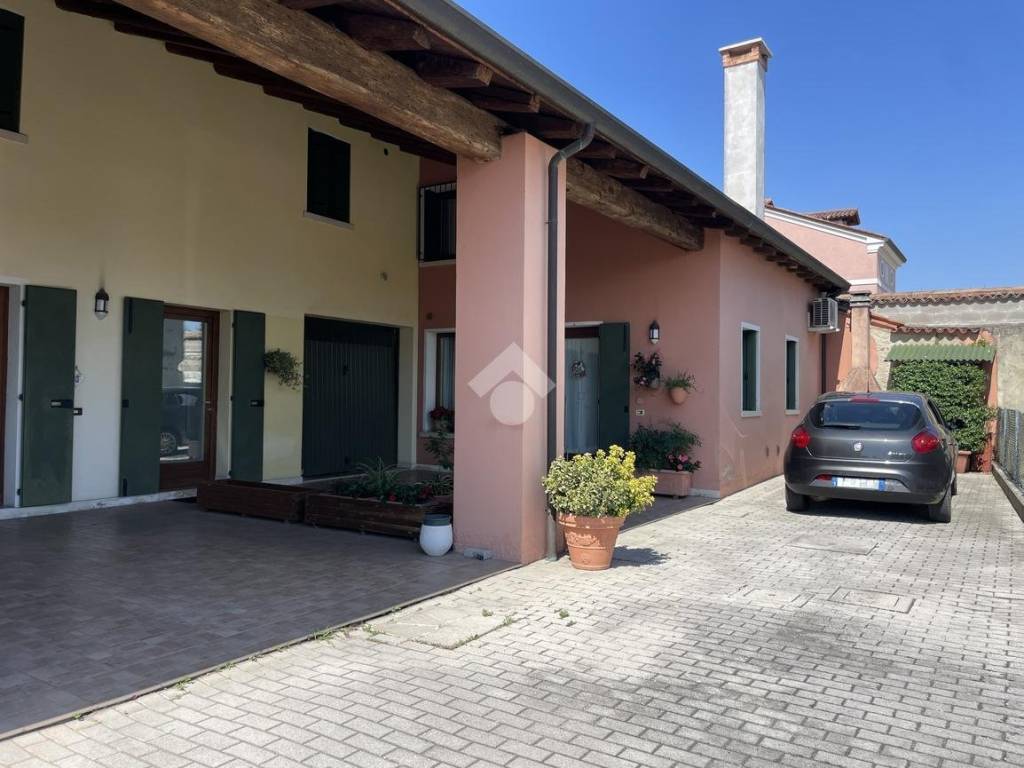 casa indipendente in vendita a Cittadella