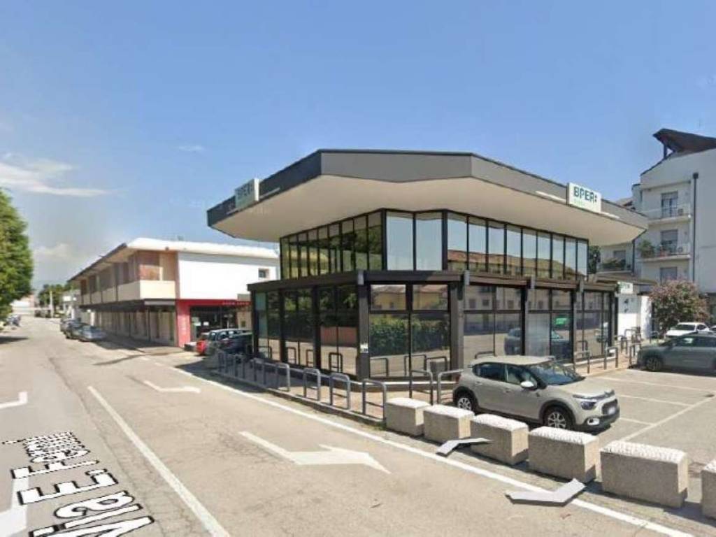 locale commerciale in vendita a Cittadella
