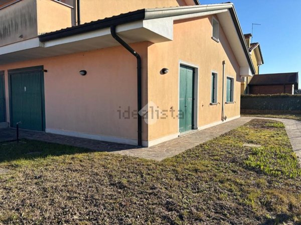 appartamento in vendita a Codevigo in zona Rosara