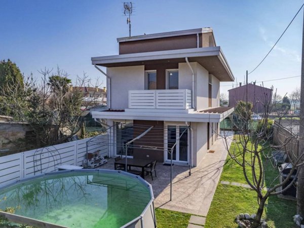 casa indipendente in vendita a Codevigo in zona Conche
