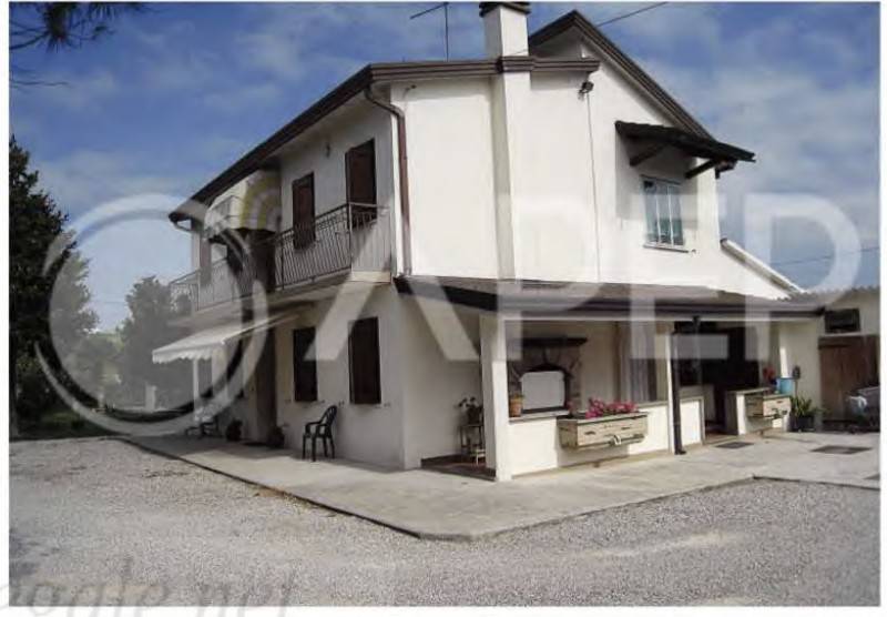 casa indipendente in vendita a Codevigo in zona Rosara