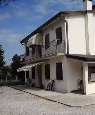casa indipendente in vendita a Codevigo in zona Rosara