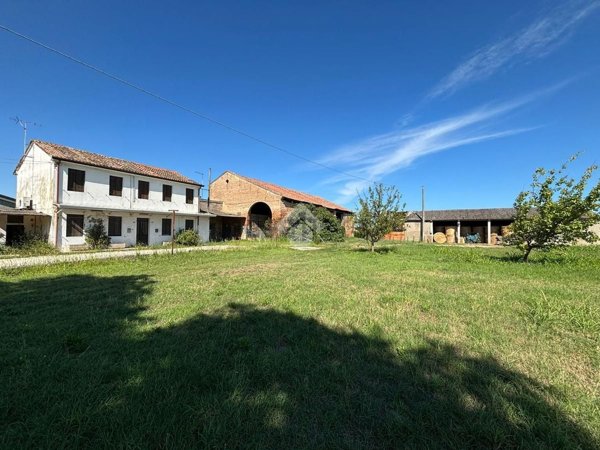 locale di sgombero in vendita a Codevigo in zona Conche