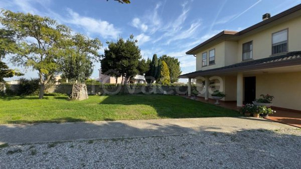 casa indipendente in vendita a Codevigo in zona Conche