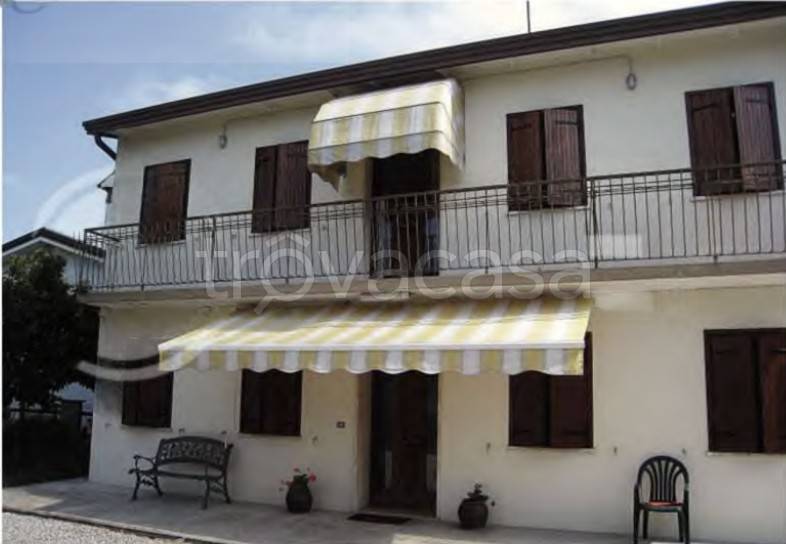 casa indipendente in vendita a Codevigo in zona Rosara