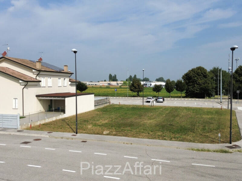 terreno edificabile in vendita a Codevigo