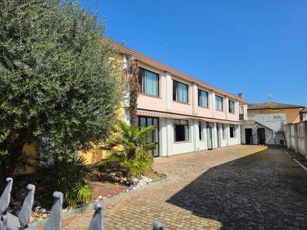 locale commerciale in vendita a Codevigo in zona Conche