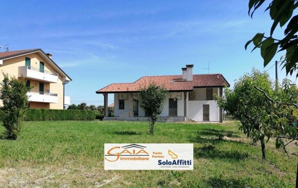 casa indipendente in vendita a Codevigo in zona Rosara
