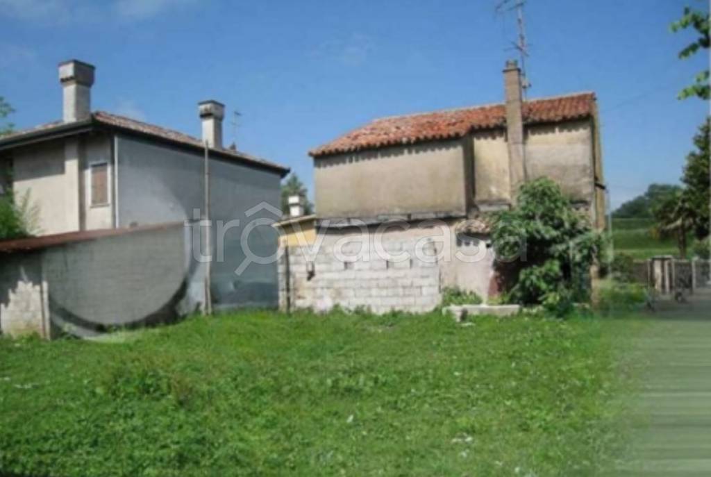 quadrivano in vendita a Codevigo in zona Rosara