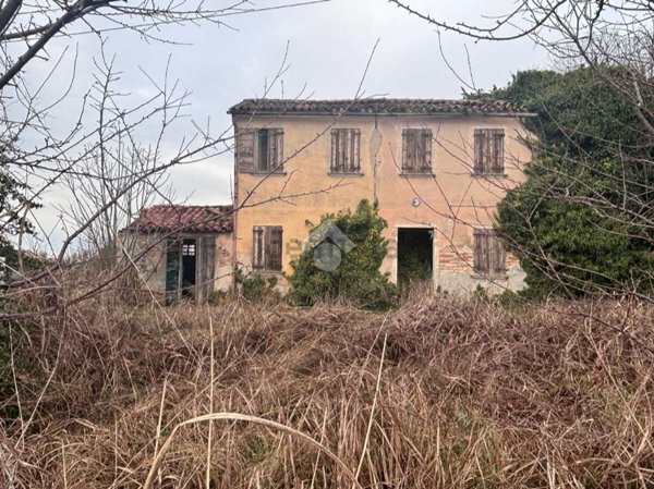 casale in vendita a Codevigo in zona Rosara