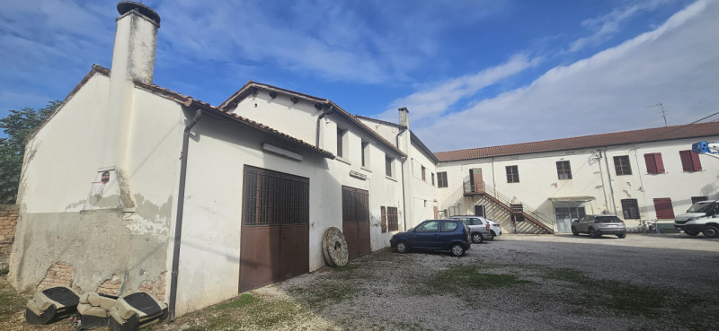 locale di sgombero in vendita a Conselve