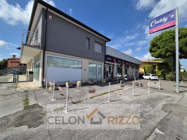 locale commerciale in vendita a Conselve
