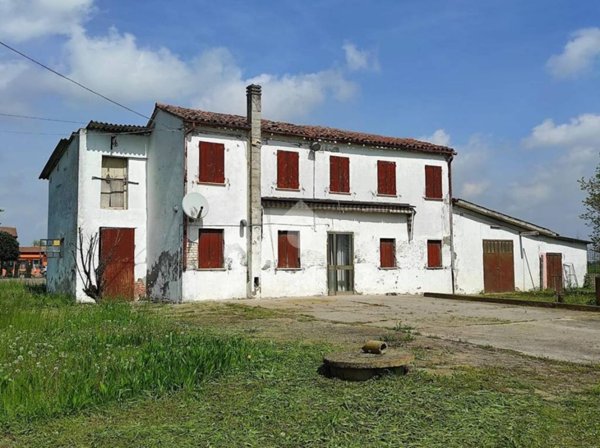 casa indipendente in vendita a Correzzola in zona Villa del Bosco