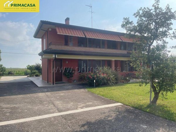 casa indipendente in vendita a Correzzola in zona Cive'
