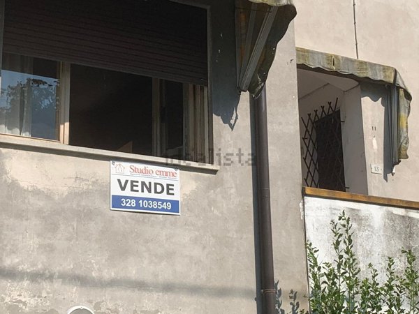 casa indipendente in vendita a Correzzola in zona Villa del Bosco