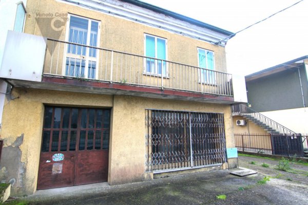 casa semindipendente in vendita a Correzzola