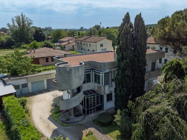 casa indipendente in vendita a Correzzola