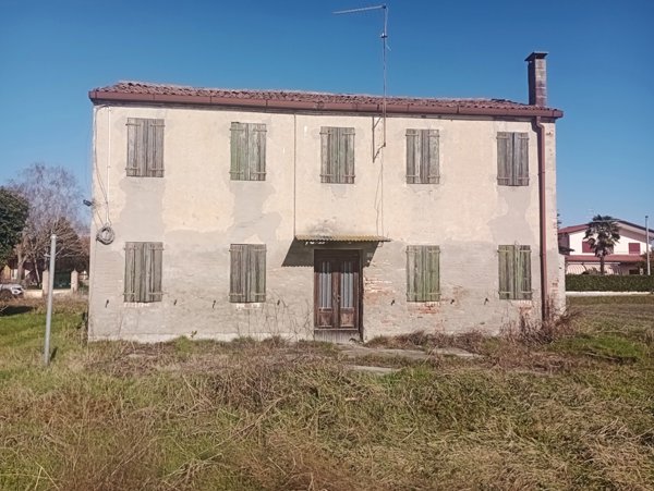 casa indipendente in vendita a Correzzola