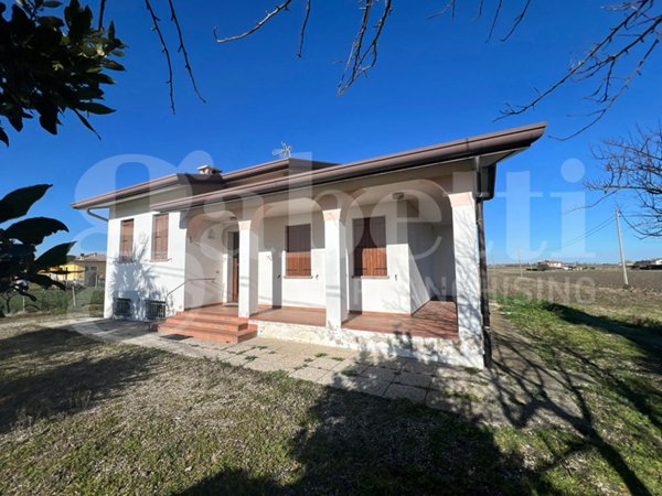 casa indipendente in vendita a Correzzola in zona Cive'