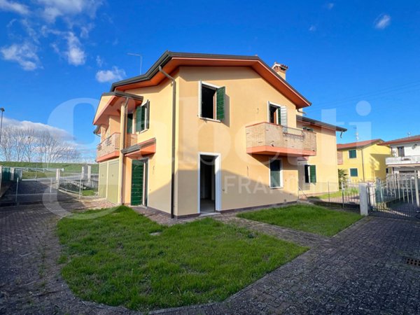 casa indipendente in vendita a Correzzola