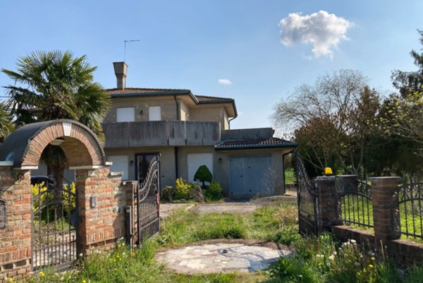casa indipendente in vendita a Correzzola