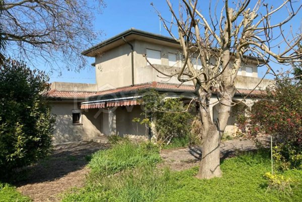 casa indipendente in vendita a Correzzola