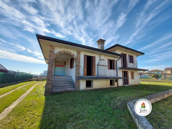 casa indipendente in vendita a Correzzola in zona Cive'