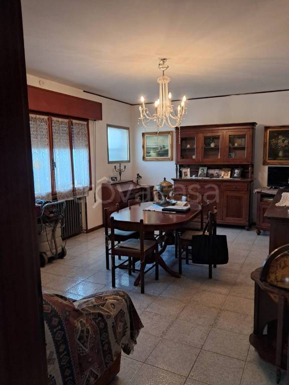 casa indipendente in vendita a Correzzola
