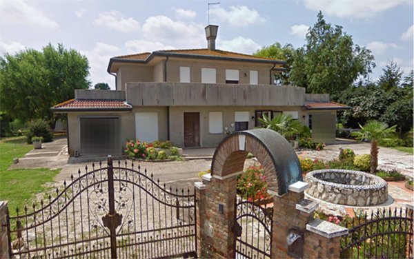 casa indipendente in vendita a Correzzola