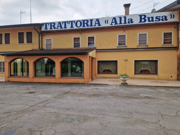 negozio in vendita a Correzzola