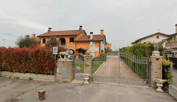 casa indipendente in vendita a Correzzola in zona Concadalbero