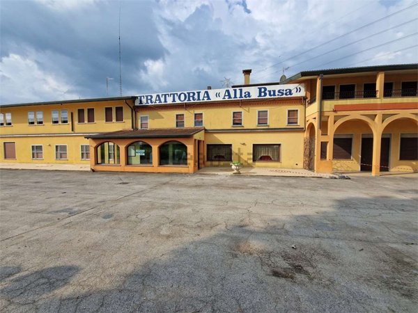 negozio in vendita a Correzzola