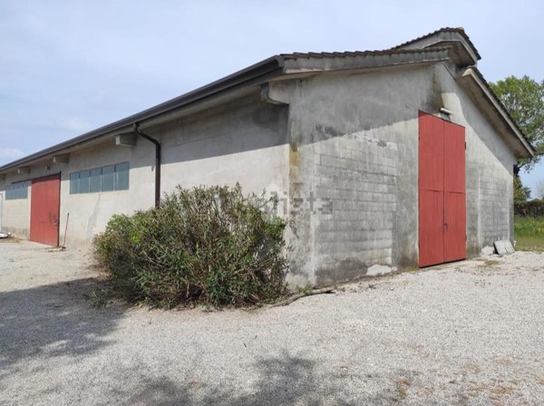 terreno edificabile in vendita a Correzzola