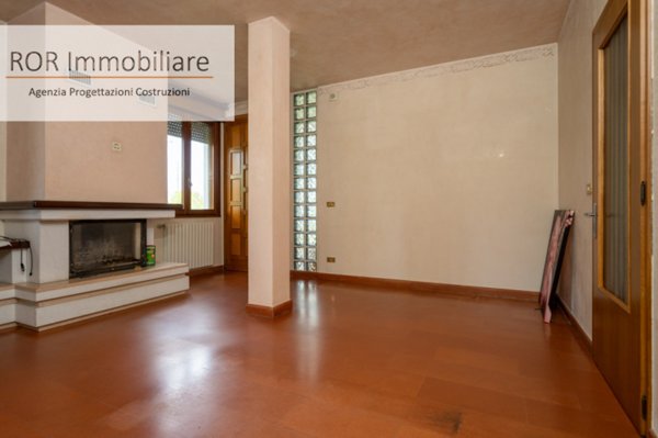 casa indipendente in vendita a Correzzola